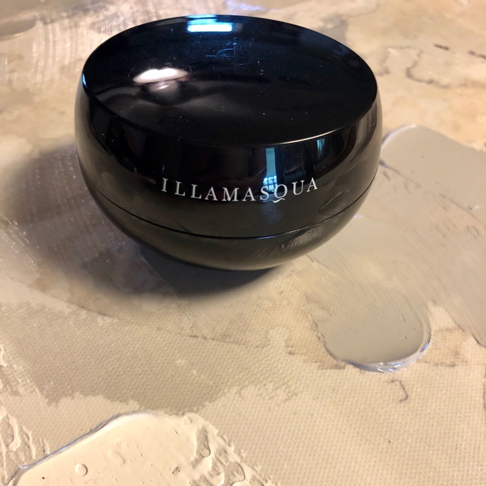 💛 2 for $10💛 Illimasqua Hydra Veil